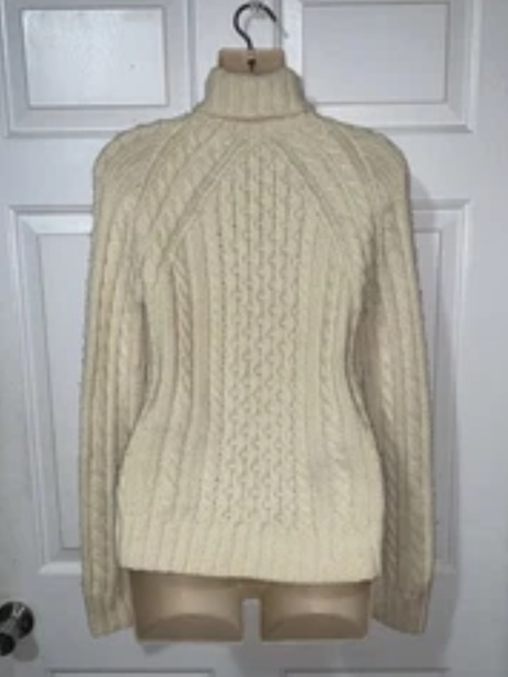 🎄 J.Crew 100% Wool Ivory Cable Knit Turtleneck Sweater Women’s Cozy Classic M - Picture 6 of 15